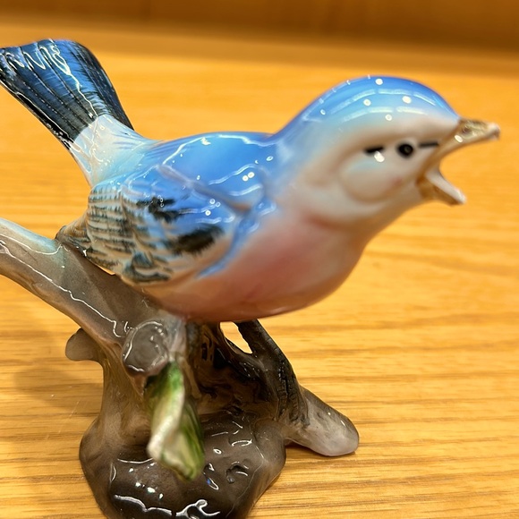 Blue bird statue with open mouth - Picture 2 of 7